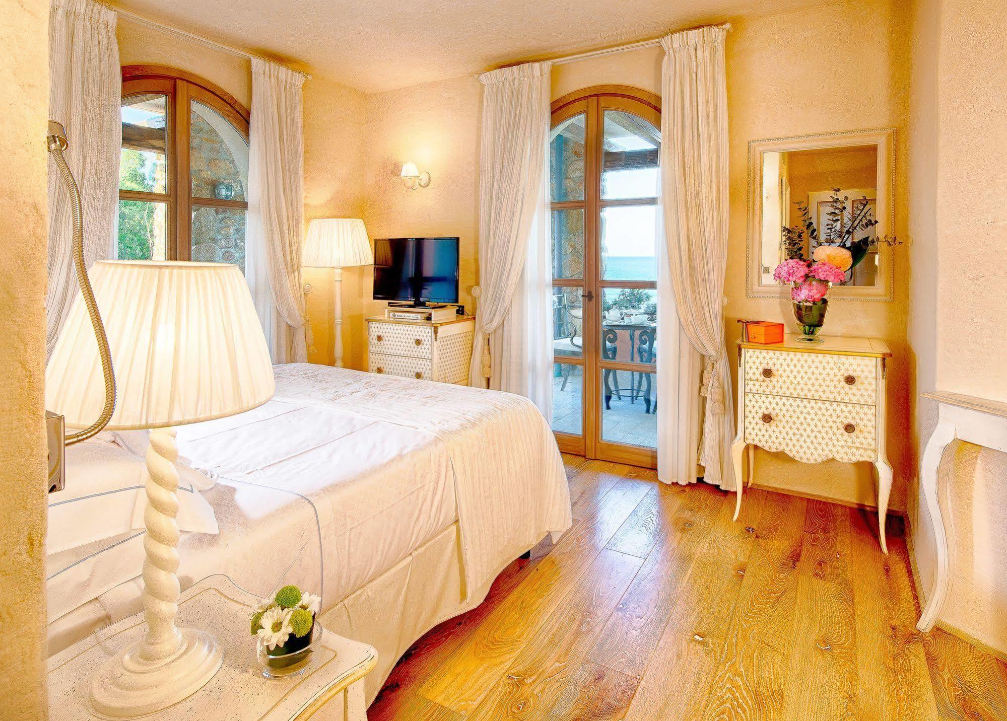 La Villa Del Re - Adults Only - Small Luxury Hotels Of The World كاستياداس المظهر الخارجي الصورة